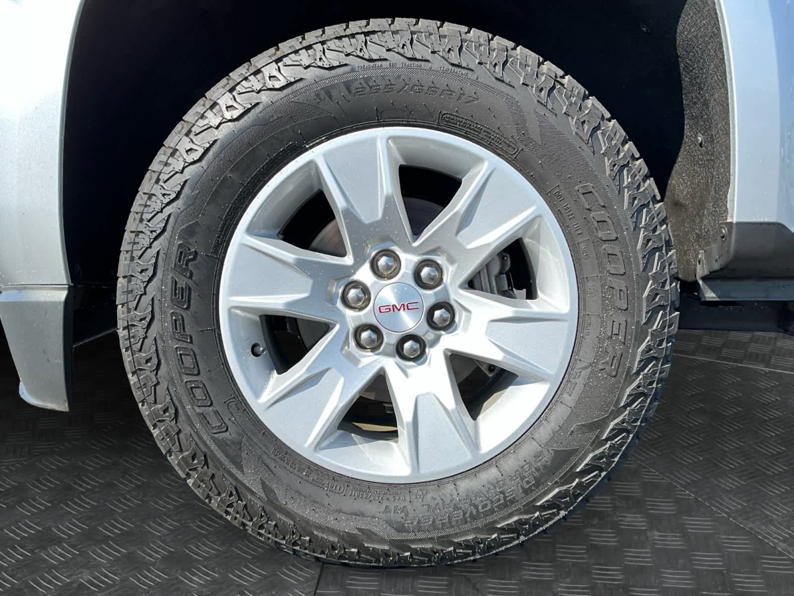 Used 2015 GMC Canyon SLE w/ SLE Convenience Package AWD/4WD image 16