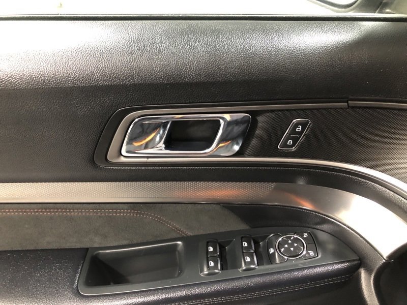 Used 2018 Ford Explorer XLT w/ Equipment Group 202A image 23