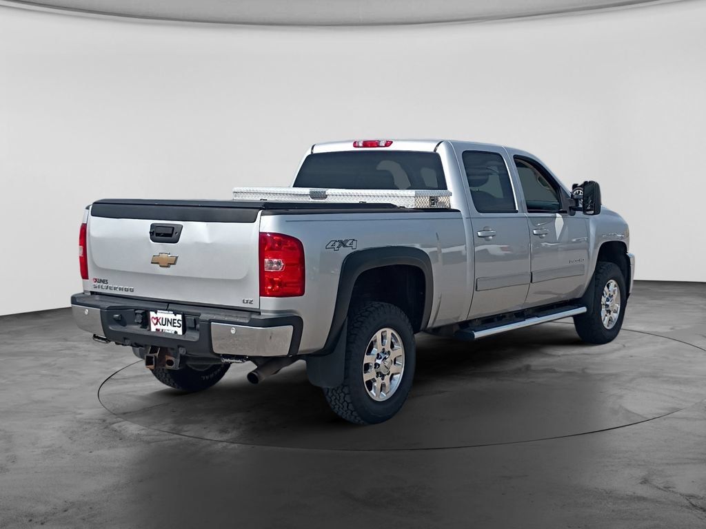 Used 2011 Chevrolet Silverado 2500 LTZ w/ LTZ Plus Package AWD/4WD image 9