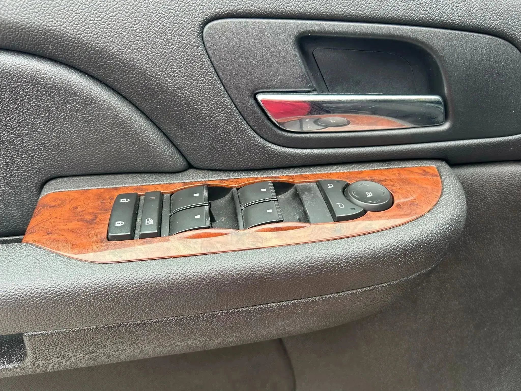 Used 2008 Chevrolet Tahoe LT w/ Convenience Package 1 image 24