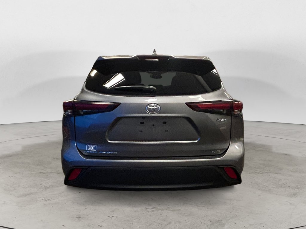 Certified 2026 Toyota Highlander XLE AWD/4WD image 4