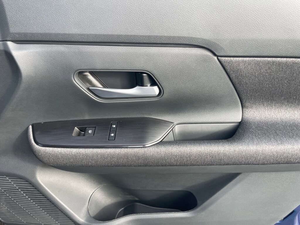 Used 2026 Nissan Kicks SV w/ SV Premium Package image 16