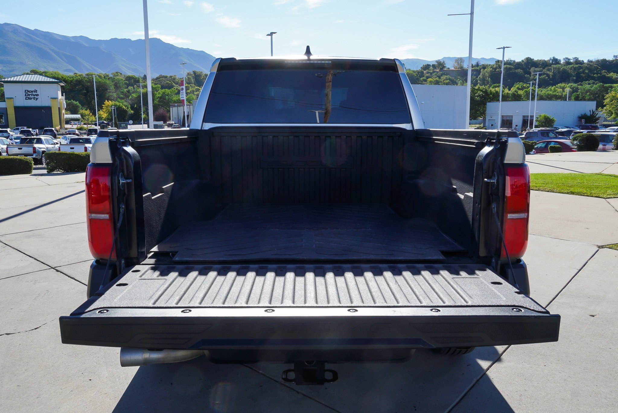 Certified 2024 Toyota Tacoma SR AWD/4WD image 14