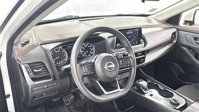 Used 2023 Nissan Rogue SV image 34