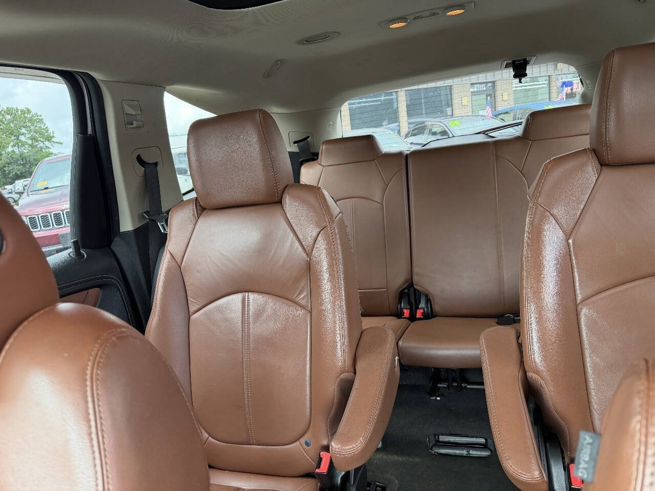 Used 2016 Chevrolet Traverse LT FWD image 9