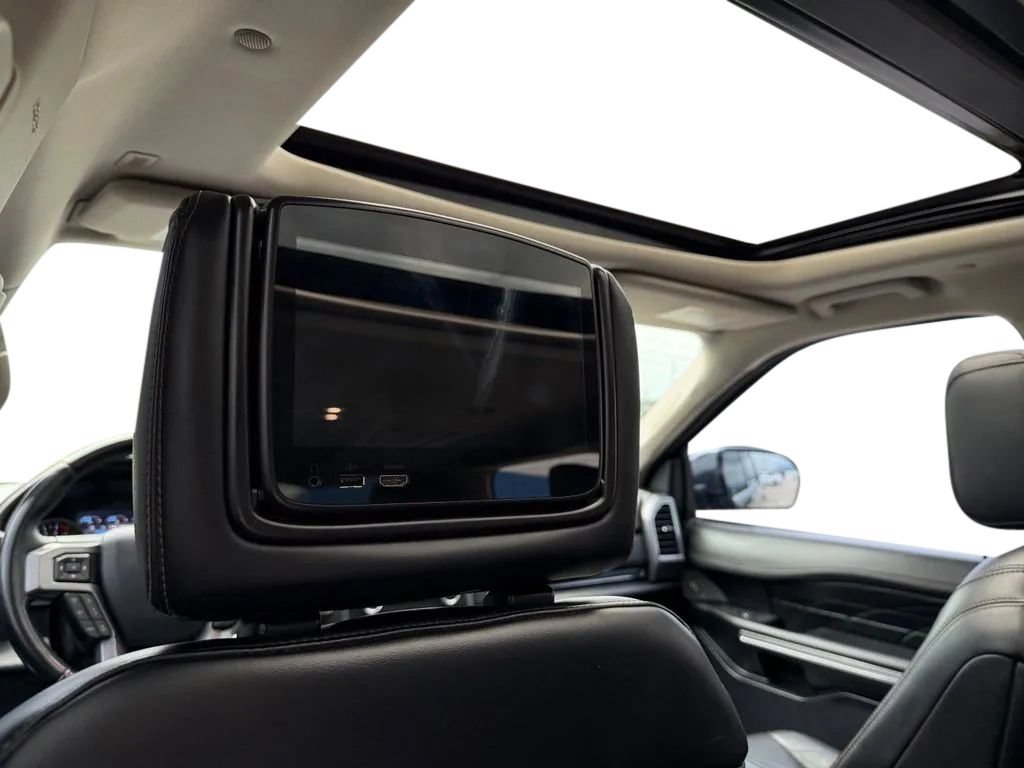 Used 2020 Ford Expedition Platinum AWD/4WD image 32