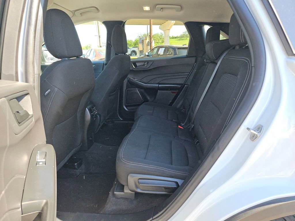 Used 2025 Ford Escape Active AWD/4WD image 17
