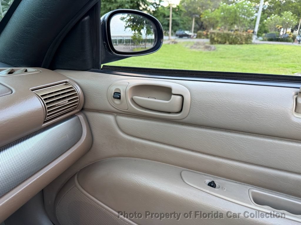 Used 2004 Chrysler Sebring GTC FWD image 60