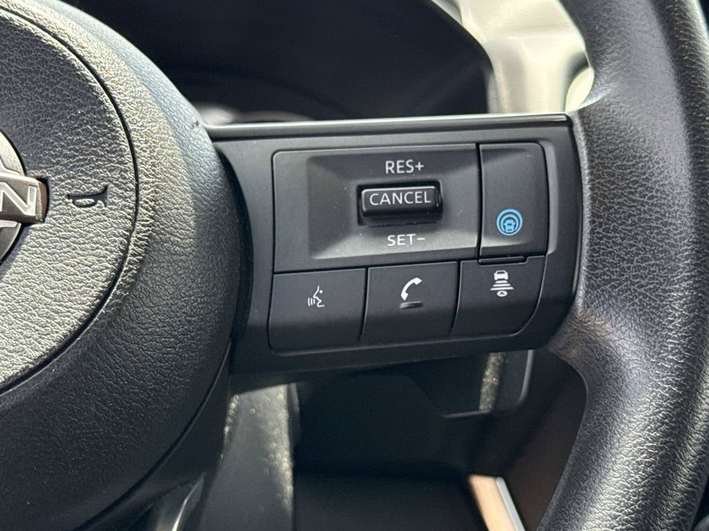 Certified 2024 Nissan Rogue SV FWD image 30