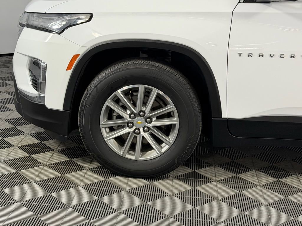 Used 2023 Chevrolet Traverse LT image 14