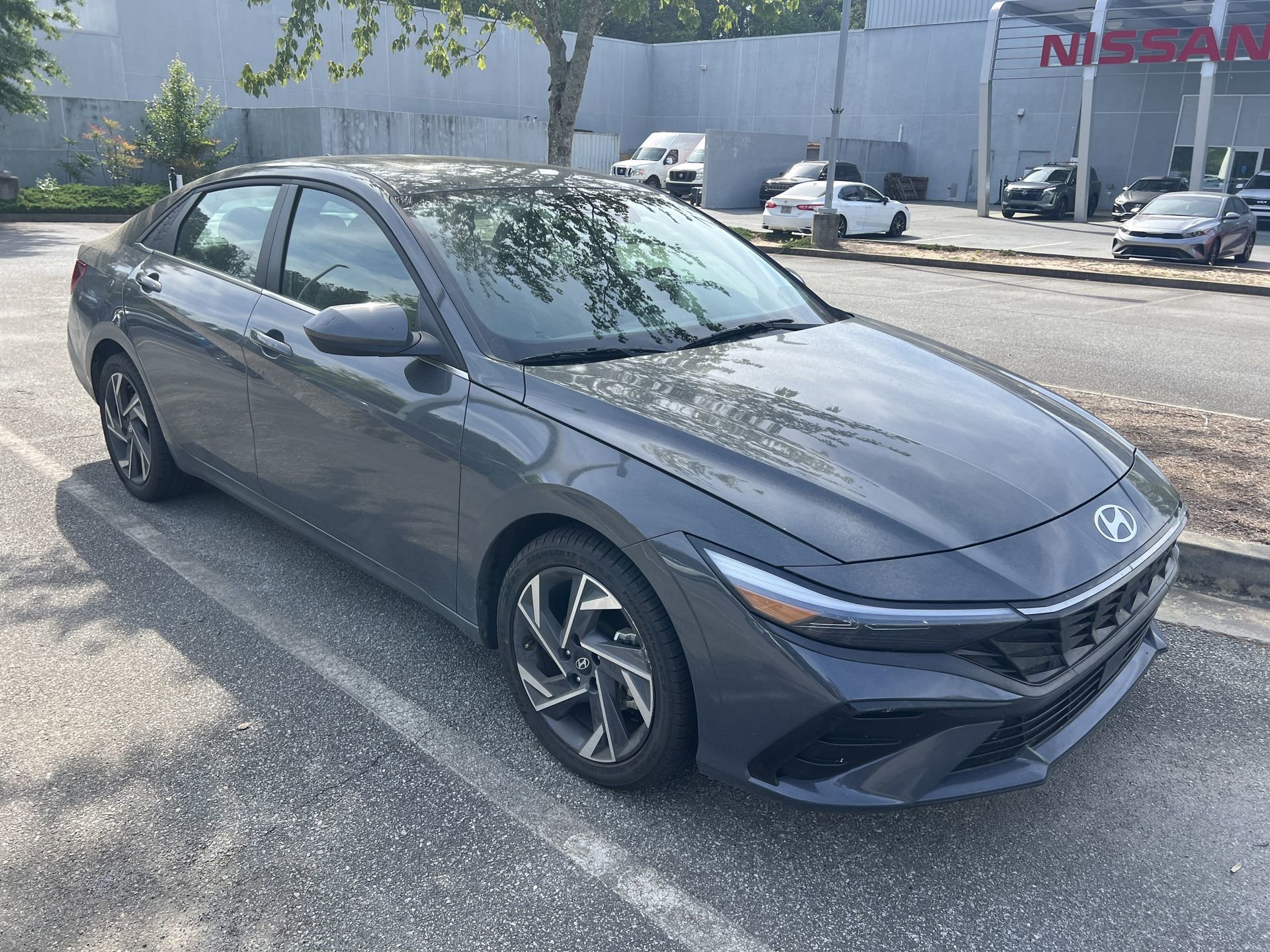 Used 2025 Hyundai Elantra SEL image 4