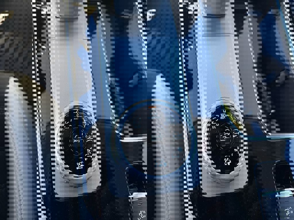 New 2025 Mitsubishi Outlander SE image 35