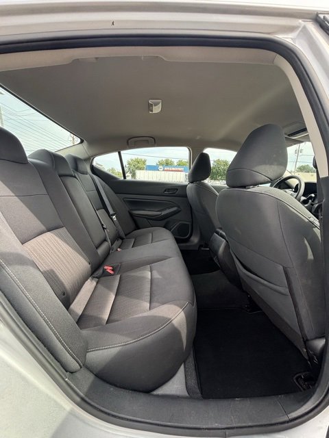 Used 2024 Nissan Altima 2.5 SV image 15