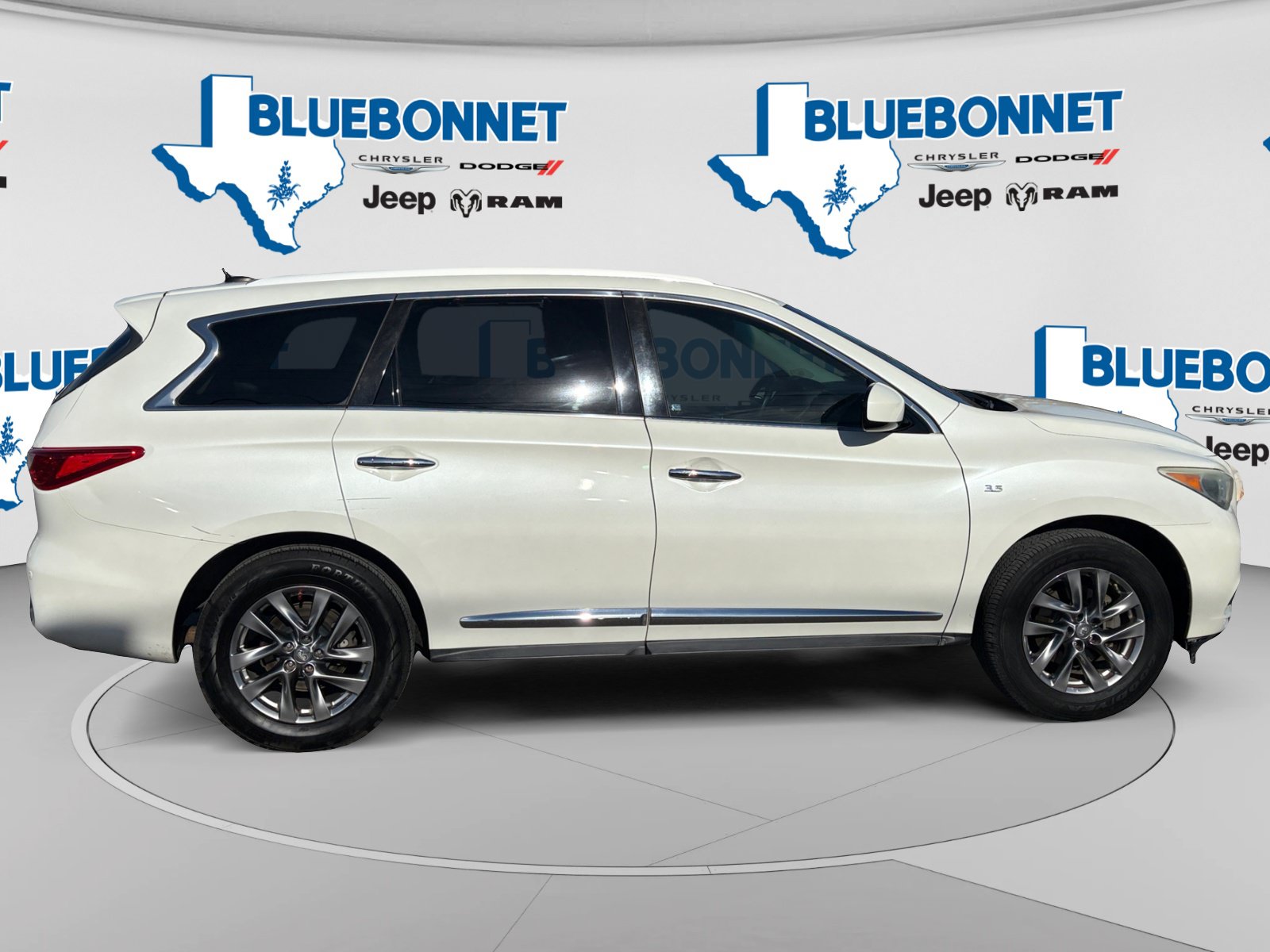 Used 2015 INFINITI QX60 FWD w/ Driver Assistance Package image 4