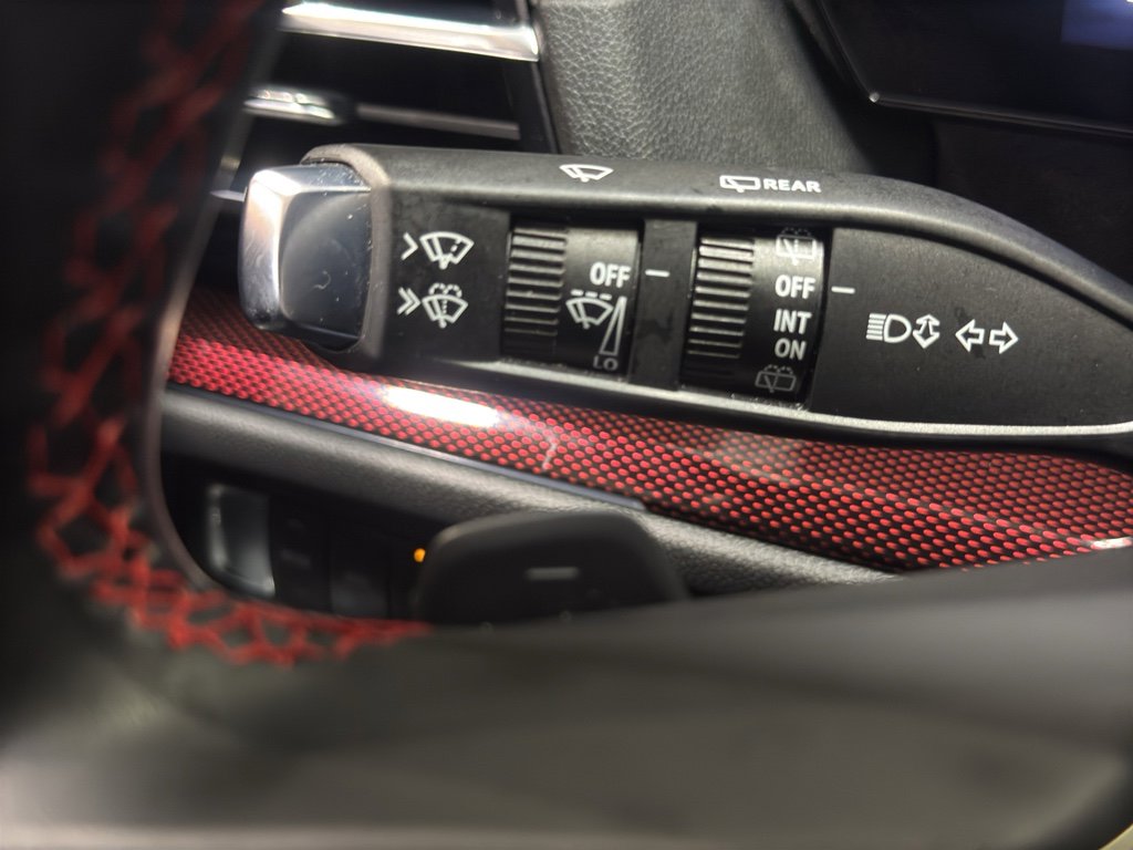 Used 2025 Chevrolet Traverse RS image 26