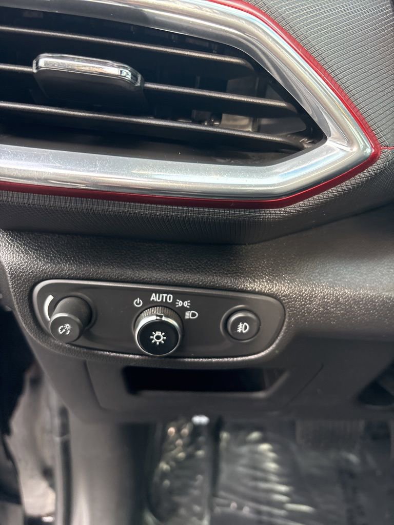 Used 2022 Chevrolet TrailBlazer RS w/ Sun and Liftgate Package image 33