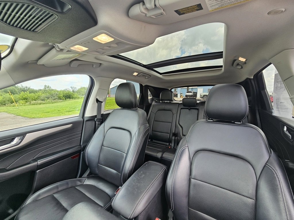 Used 2022 Ford Escape SEL w/ Technology Package image 44