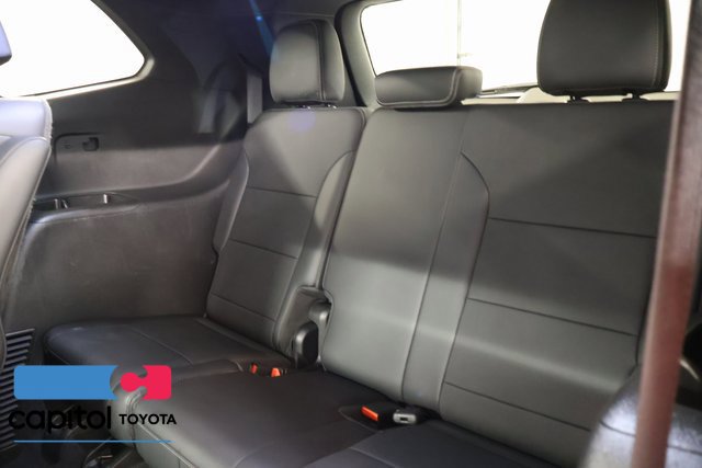 Used 2025 Buick Enclave Preferred AWD/4WD image 32