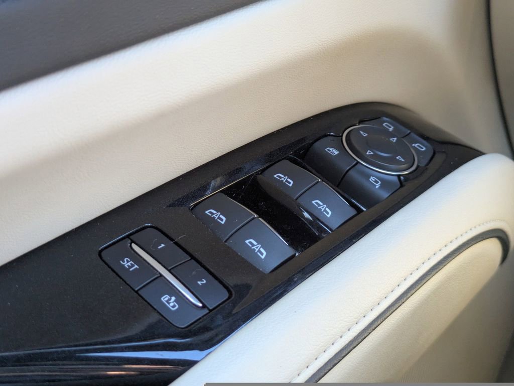 Certified 2022 Cadillac Escalade Premium Luxury image 32