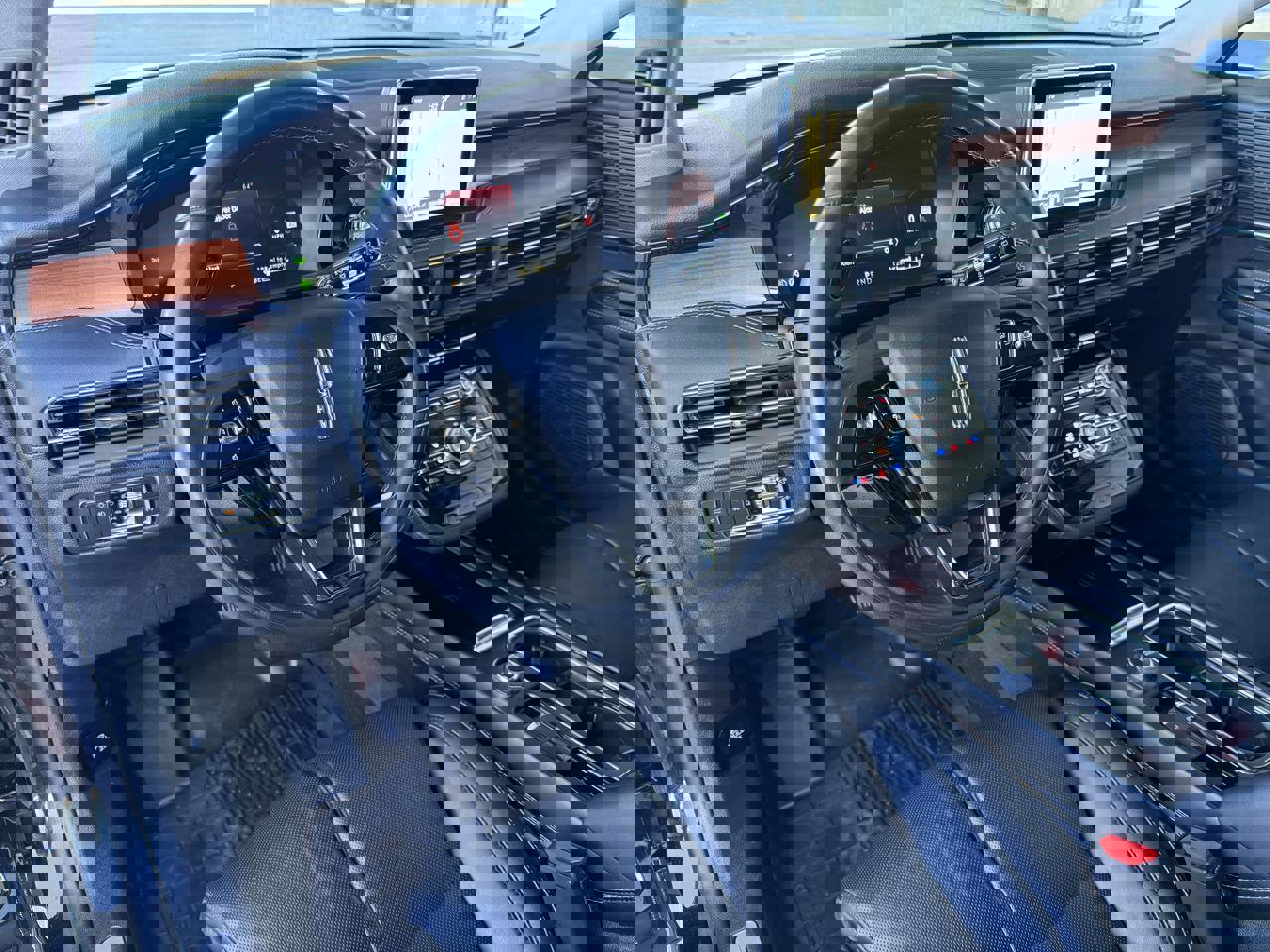 Used 2022 Lincoln Corsair Reserve w/ Equipment Group 201A image 19