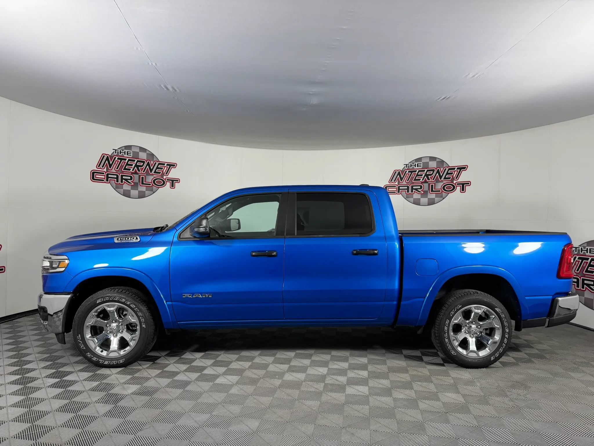 Used 2025 RAM 1500 Big Horn AWD/4WD image 4
