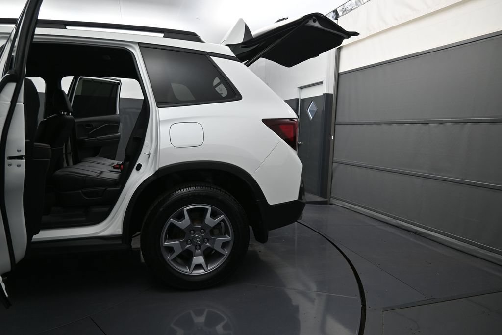 Used 2022 Honda Passport TrailSport image 12
