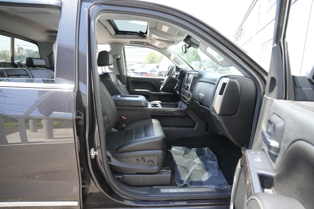 Used 2016 GMC Sierra 1500 Denali w/ Enhanced Driver Alert Package AWD/4WD image 32