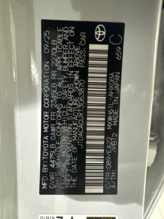 Used 2026 Toyota Prius Plug-In Hybrid image 3
