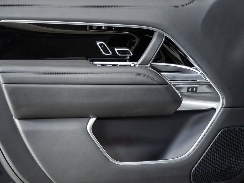 Used 2023 Land Rover Range Rover SE image 6