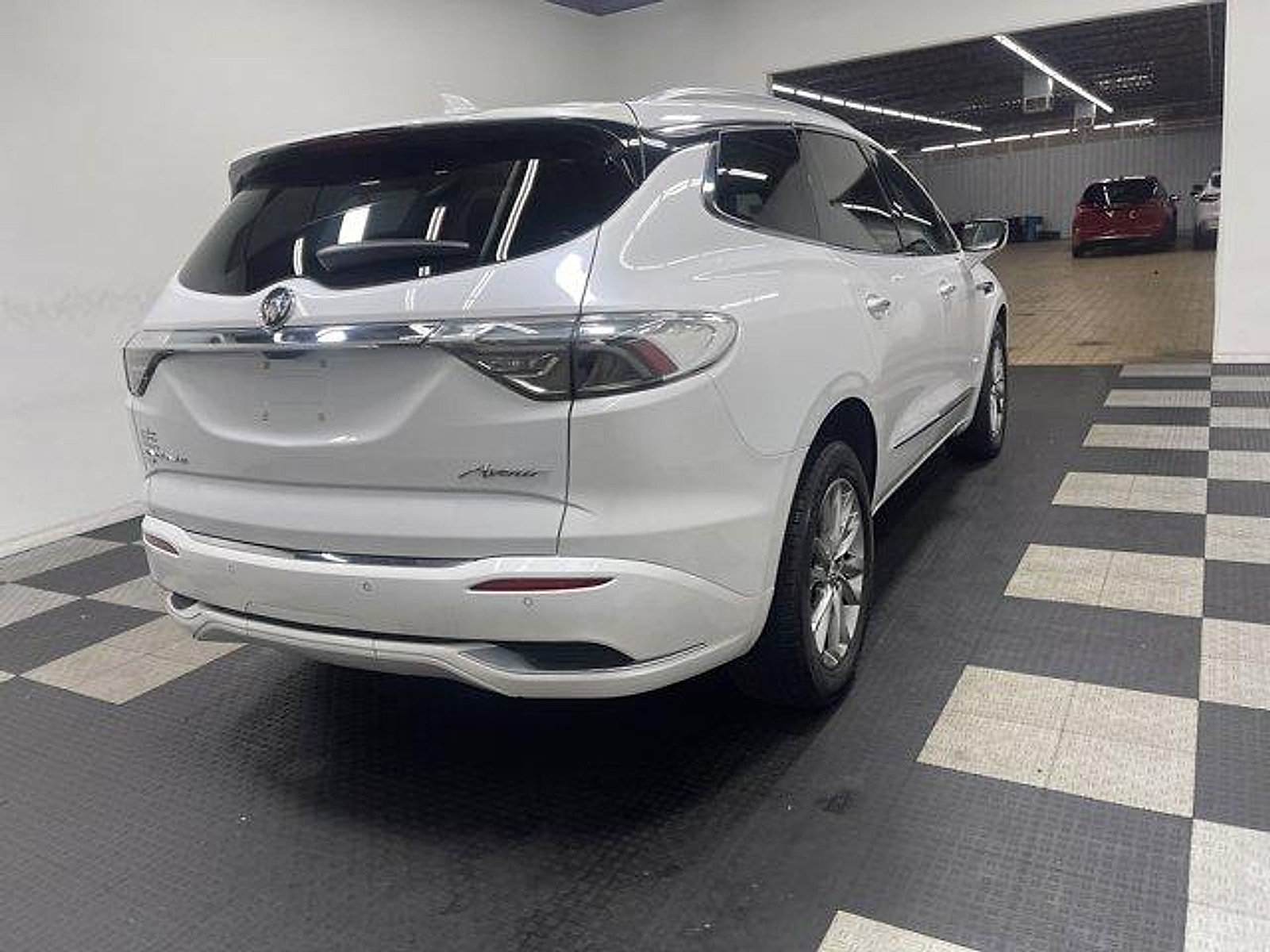 Used 2023 Buick Enclave Avenir w/ Avenir Technology Package AWD/4WD image 4