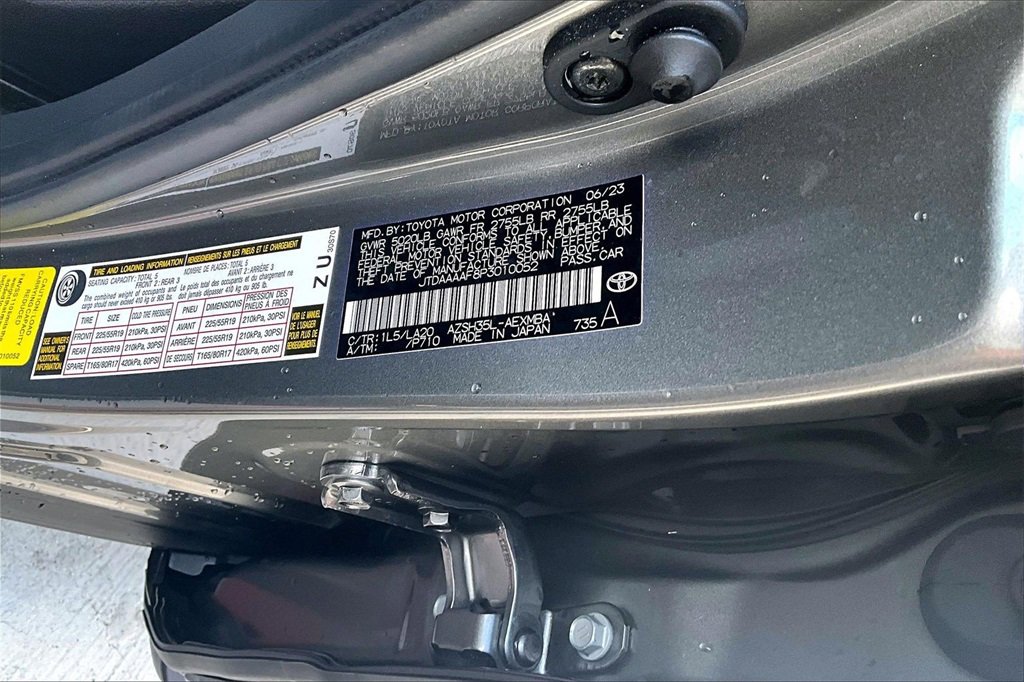 Used 2023 Toyota Crown Limited image 18