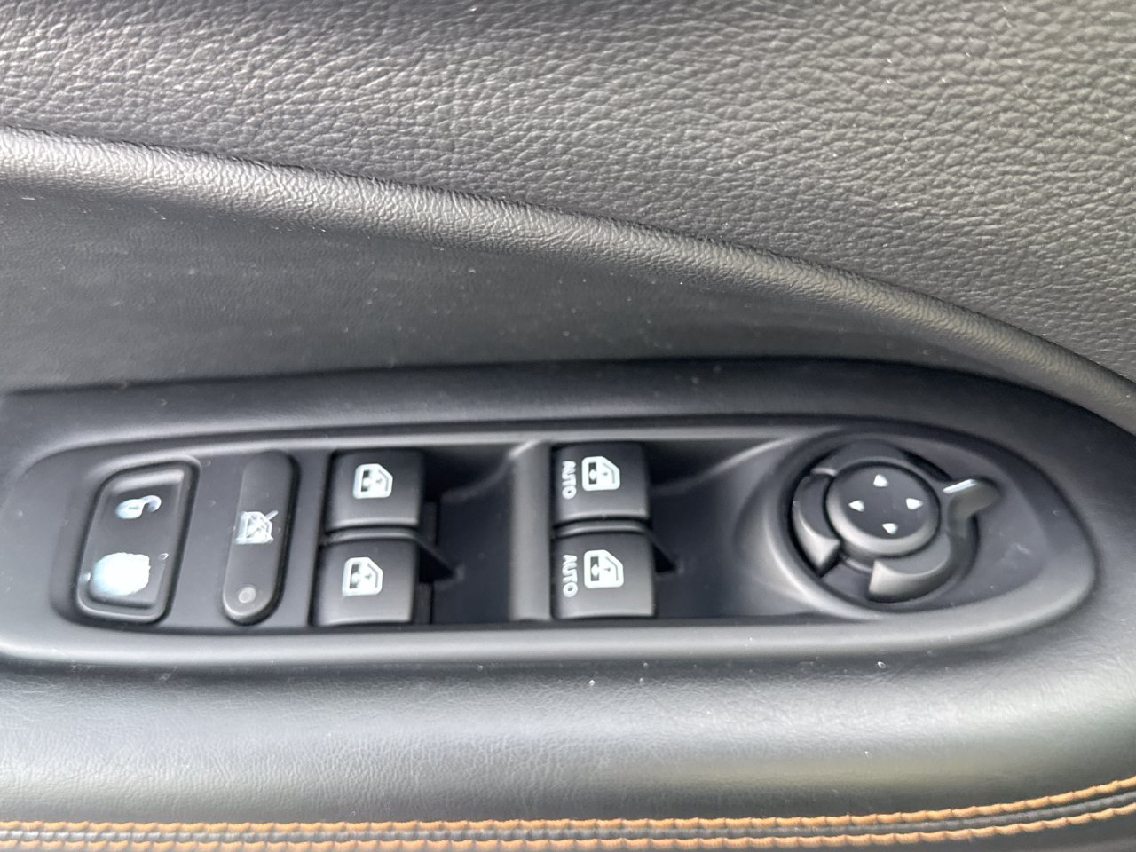 Used 2018 Jeep Compass Limited w/ Navigation Group FWD image 15