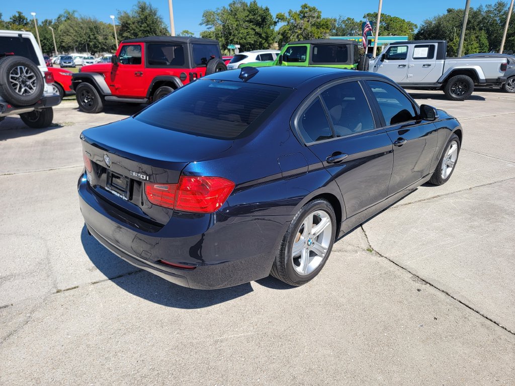 Used 2014 BMW 320i xDrive Sedan AWD/4WD image 5