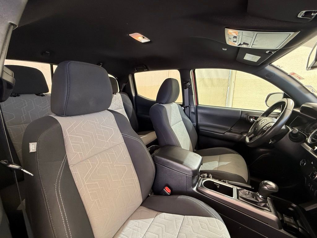 Used 2021 Toyota Tacoma TRD Sport w/ Technology Package image 15