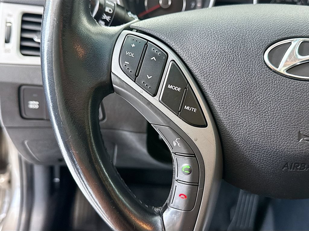 Used 2015 Hyundai Elantra SE w/ Option Group 03 FWD image 11