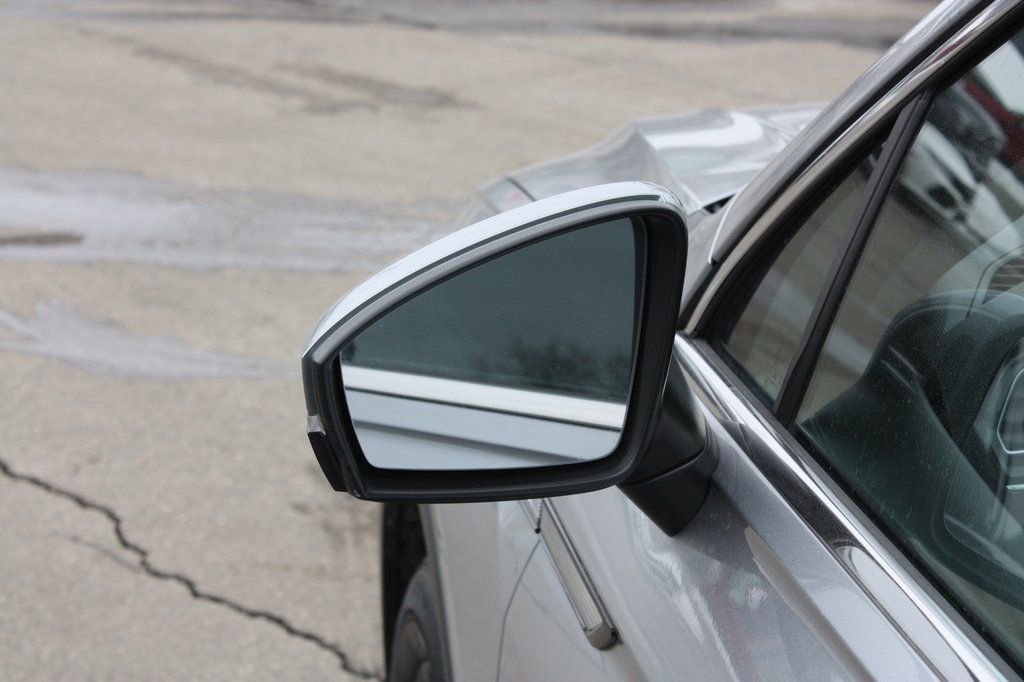Used 2024 Volkswagen Tiguan SE image 7