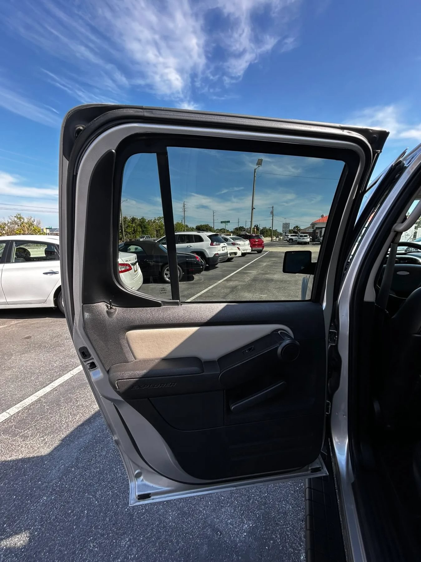 Used 2007 Ford Explorer Sport Trac Limited AWD/4WD image 23