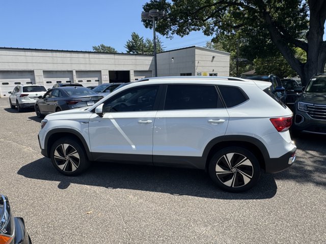 Used 2023 Volkswagen Taos SE AWD/4WD image 7