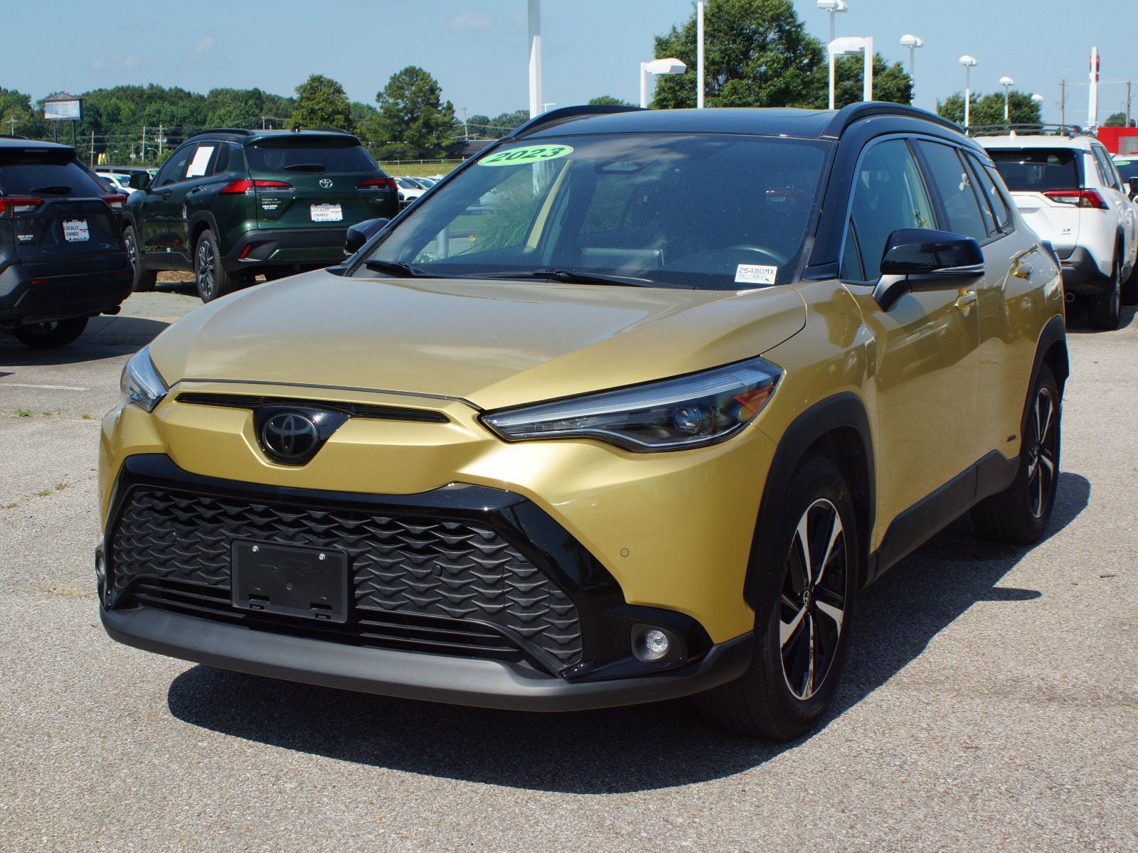 Used 2023 Toyota Corolla Cross AWD Hybrid image 2