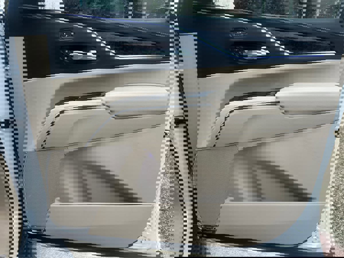 Used 2021 Cadillac Escalade Premium Luxury w/ Performance Package image 25