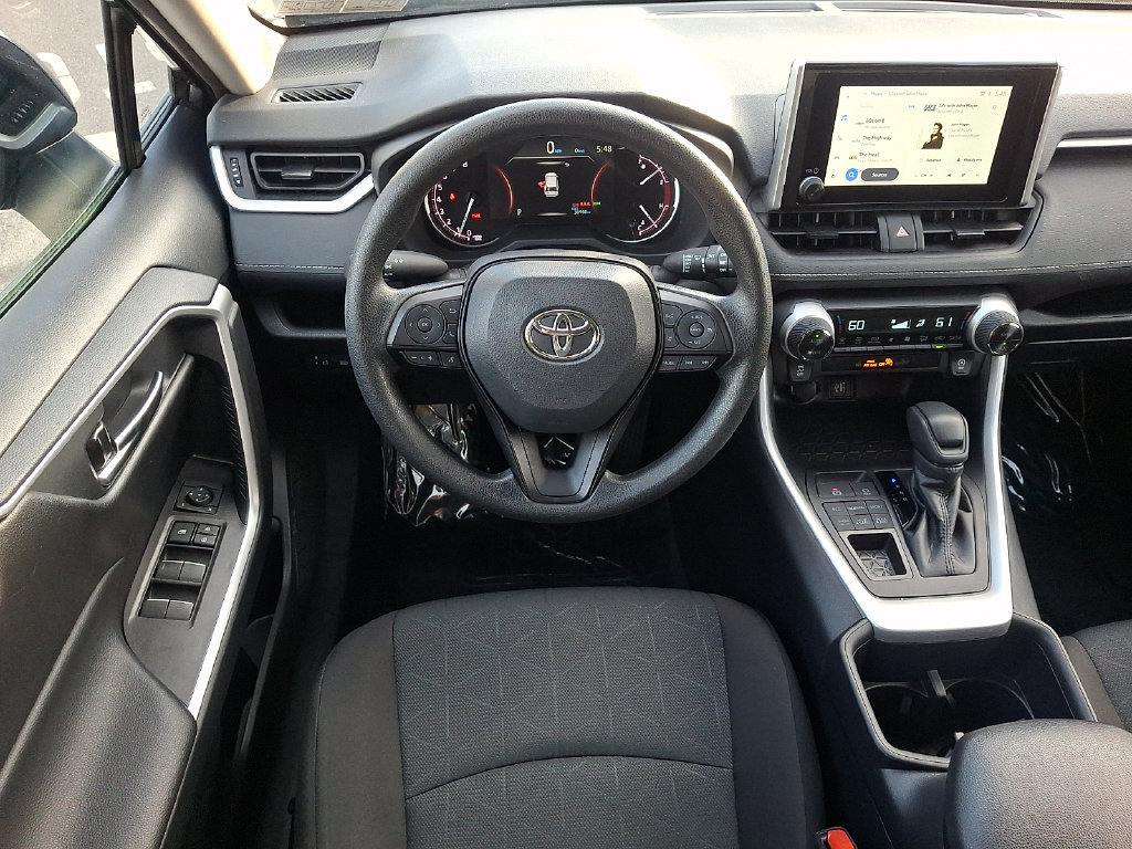 Used 2025 Toyota RAV4 XLE AWD/4WD image 11