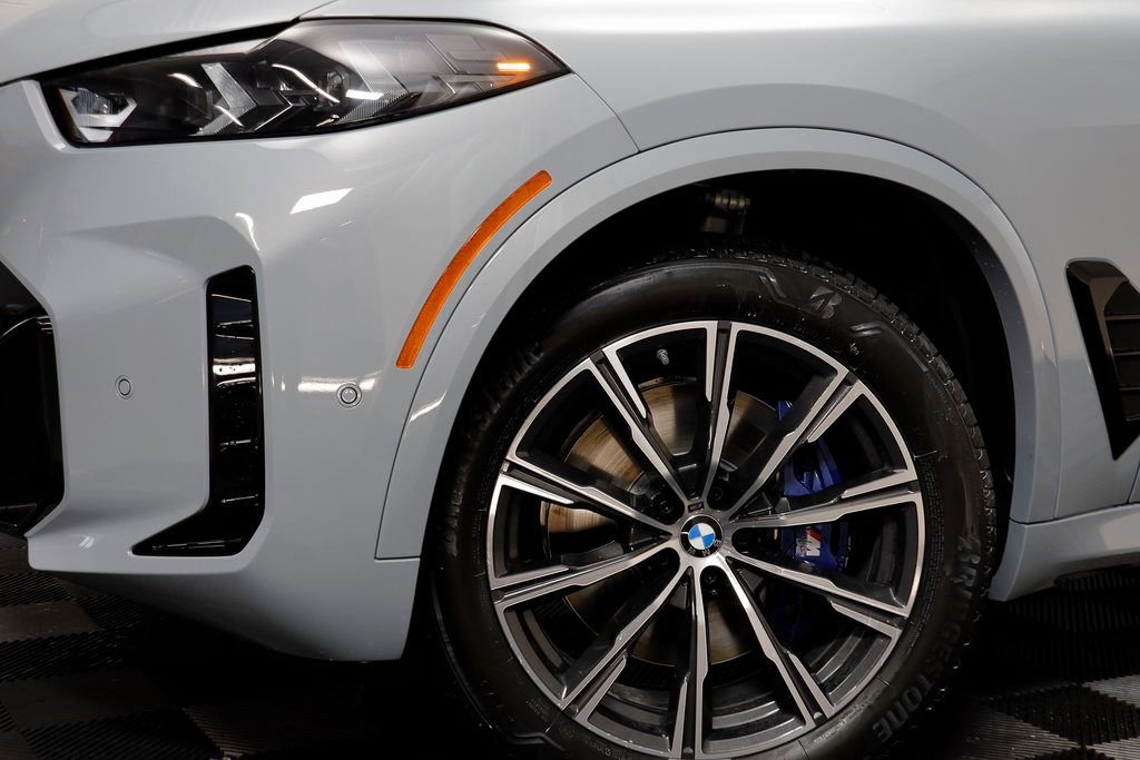 New 2026 BMW X5 xDrive40i w/ Executive Package image 3