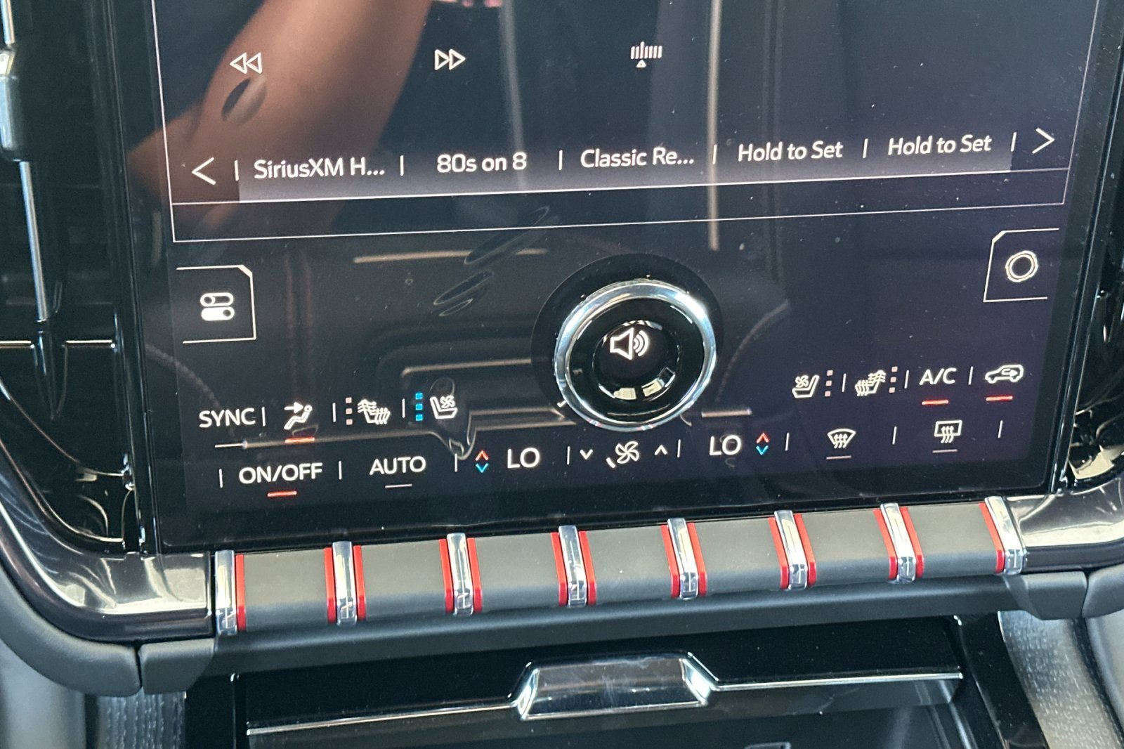 New 2025 GMC Yukon AT4 Ultimate w/ LPO, Floor Liner Package image 20