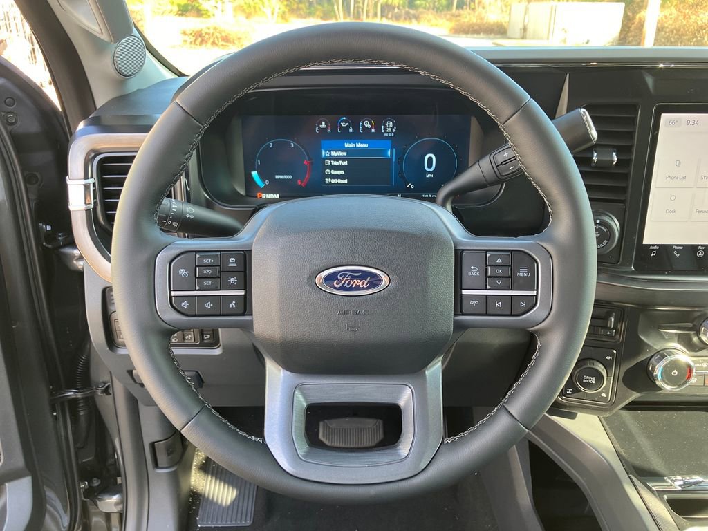 New 2026 Ford F250 Lariat w/ Black Appearance Package image 17