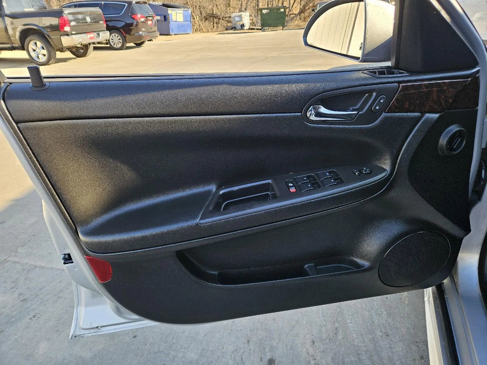 Used 2016 Chevrolet Impala LT image 11