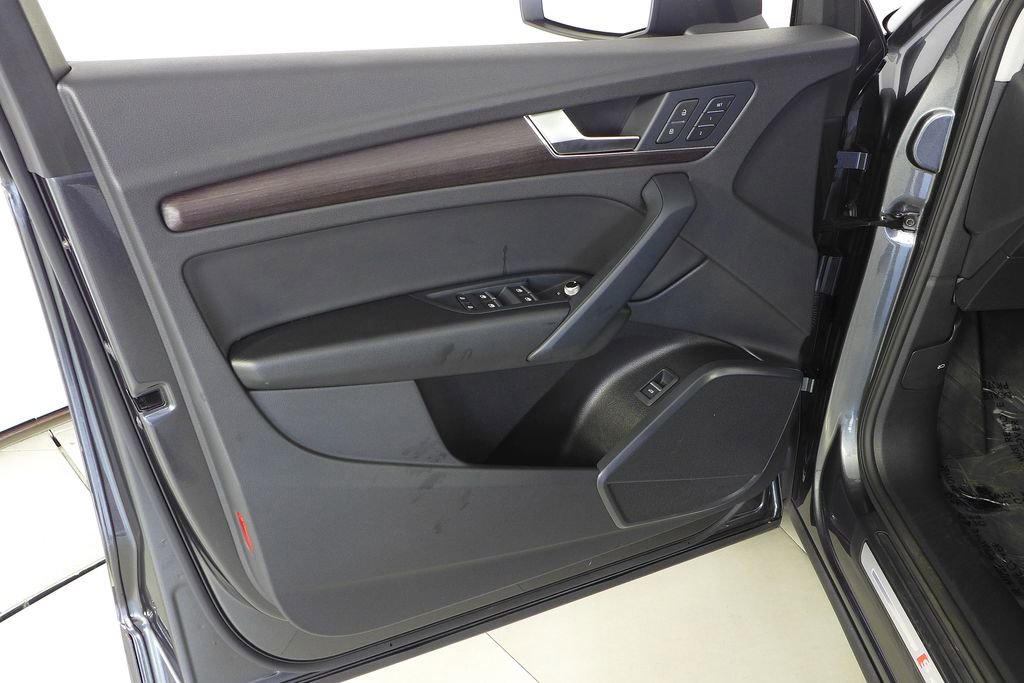 Used 2022 Audi Q5 2.0T Premium w/ Convenience Package image 11