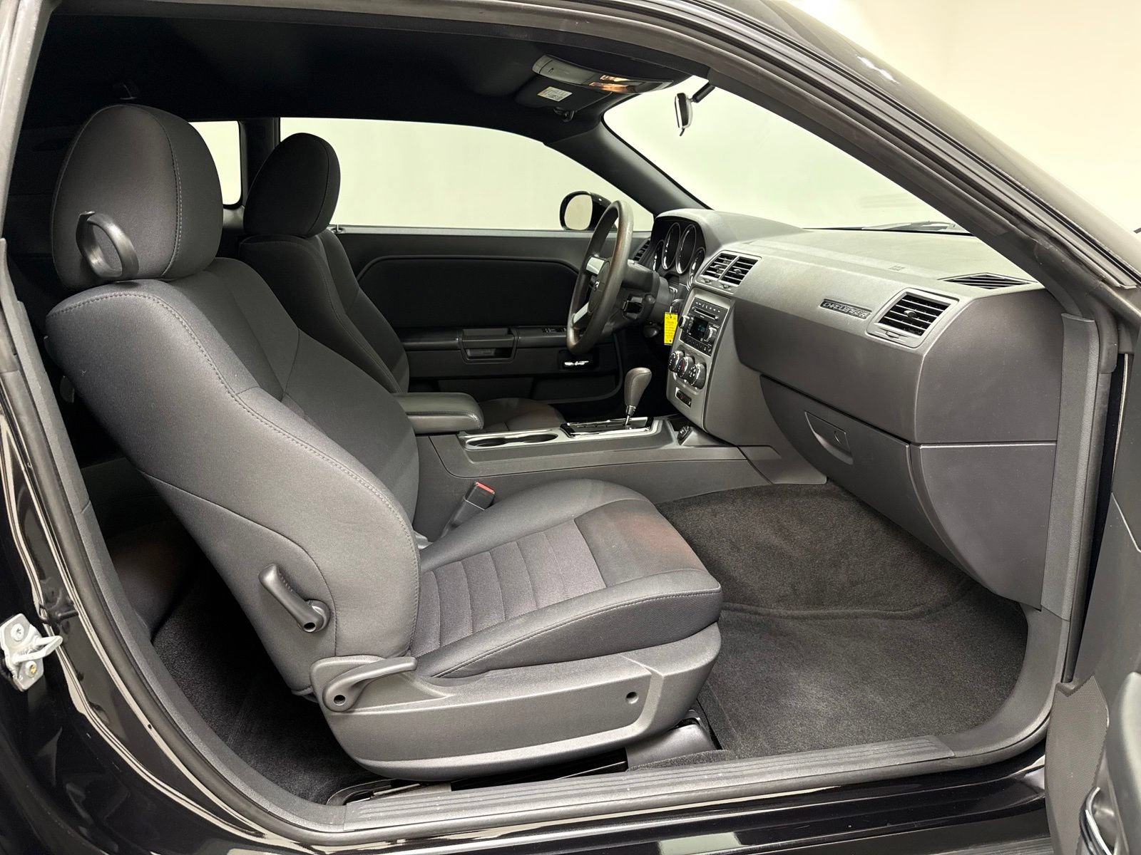 Used 2010 Dodge Challenger SE RWD image 15
