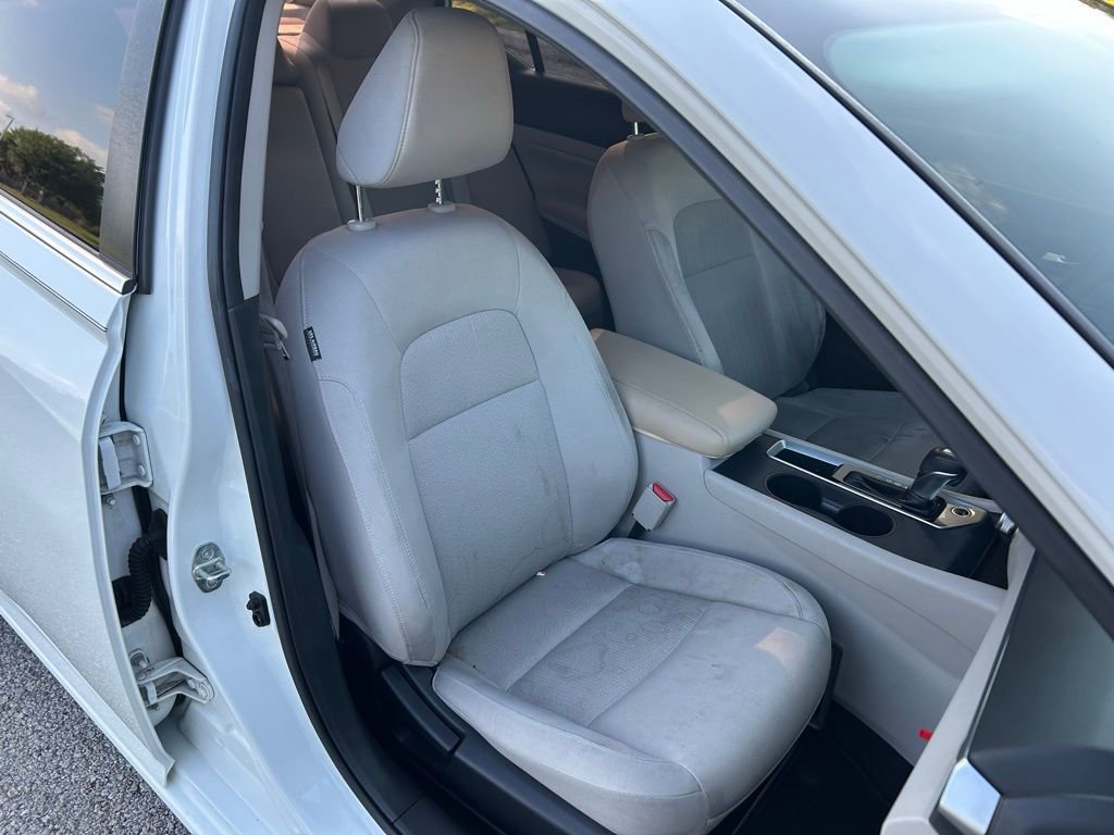 Used 2019 Nissan Altima 2.5 S FWD image 15