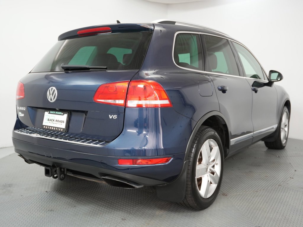 Used 2013 Volkswagen Touareg VR6 image 9