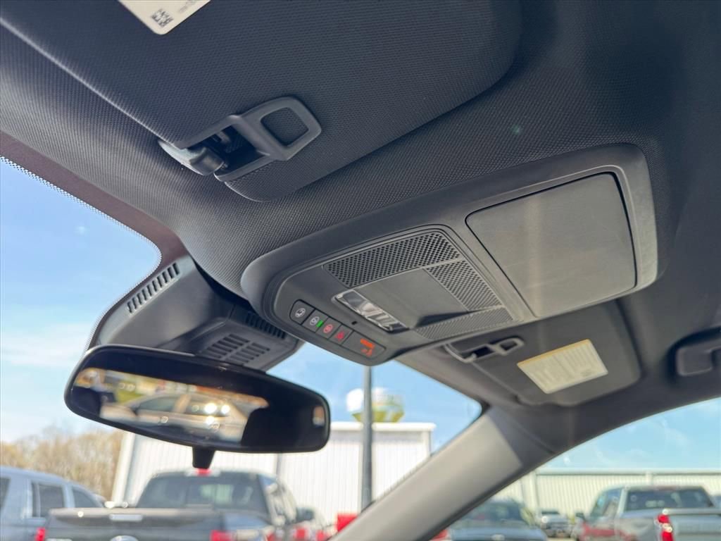 Used 2025 Chevrolet Equinox LT image 25